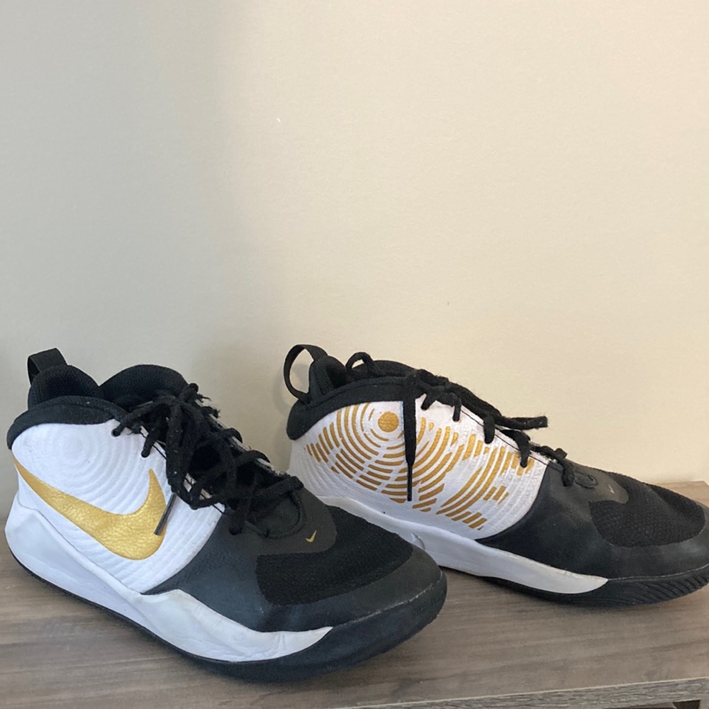 ❤️3 for $20 - Nike Shoes